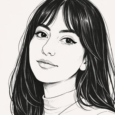 Mia M. - Freelance Content Creator