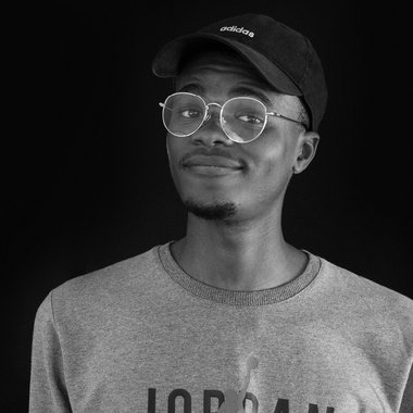 Lu' M. - Freelance Web Developer