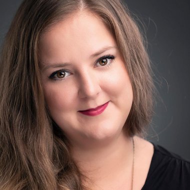 Jasmina B. - Freelance Voice Actor