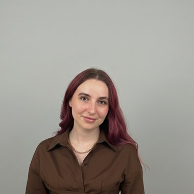 Lara M. - Freelance Videographer