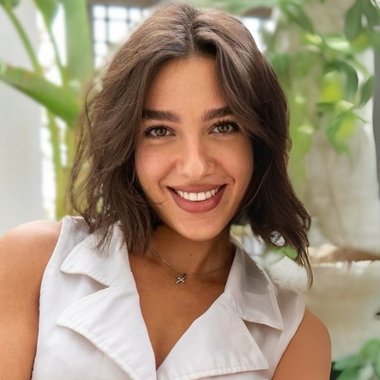 naomi r. - Freelance Camera Operator