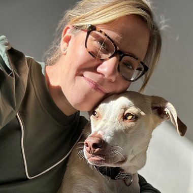 EllyBrady - Freelance Graphic Designer