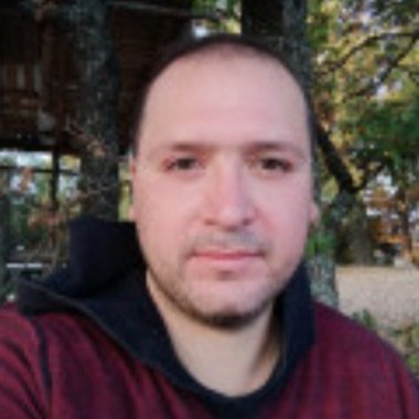 Alexander M. - Freelance Digital Marketer