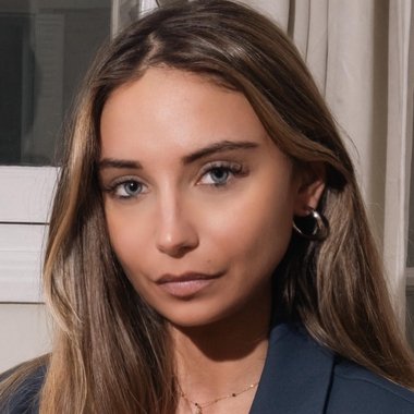 Jade Z. - Freelance Social Media Manager