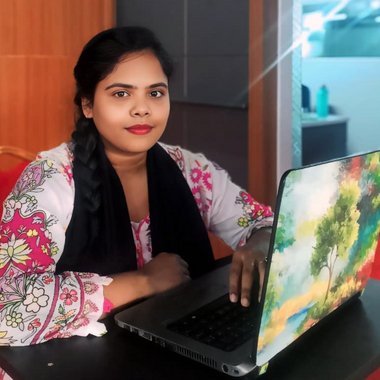 Naziba J. - Freelance Content Creator