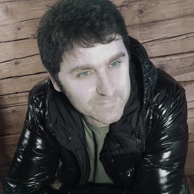 Christophe - Freelance Graphic Designer