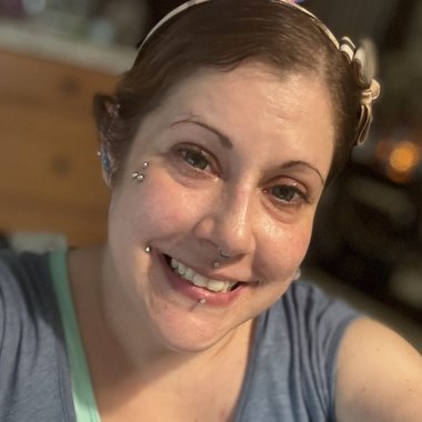 Mia C. - Freelance Copywriter