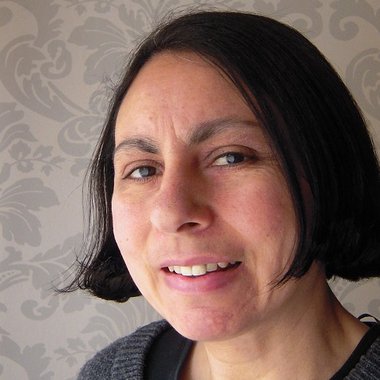 Manuela Z. - Freelance Graphic Designer