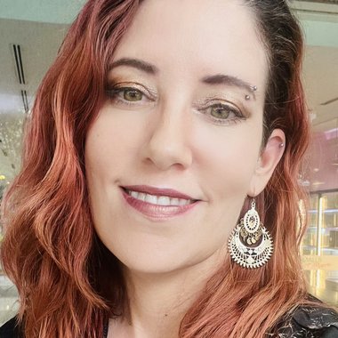 Renée B. - Freelance Brand Designer