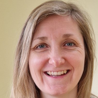 Naomi L. - Freelance Digital Marketer