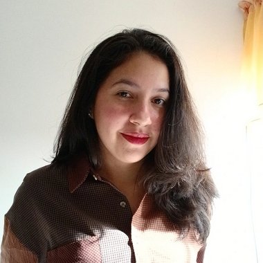 Michelly V. - Freelance Digital Marketer