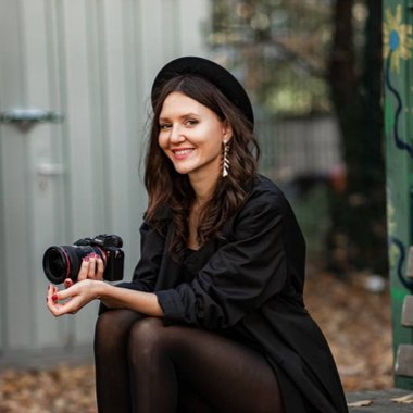 Anna W. - Freelance Set Designer