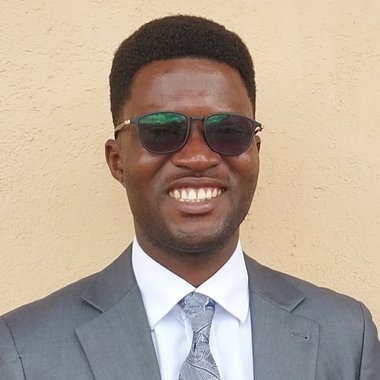 Kandolo A. - Freelance Pitch Deck Designer