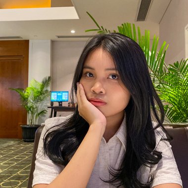 Azzara F. - Freelance Presenter