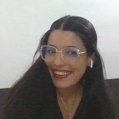 danielatroya - Freelance Brand Designer