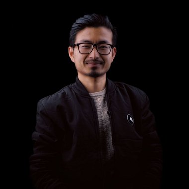 Vezo - Freelance Graphic Designer