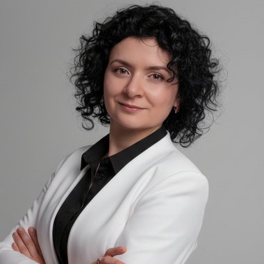 Julia G. - Freelance Database Developer