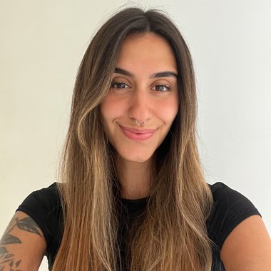 Francina L. - Freelance Stylist