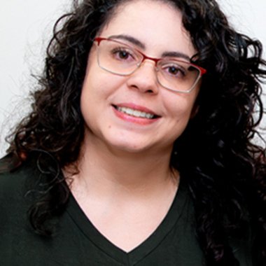 Amábile P. - Freelance Presentation Designer