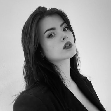 Nicole S. - Freelance Session Artist