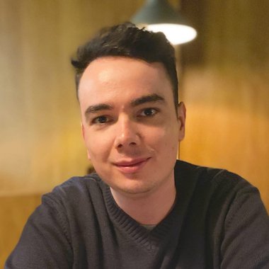Alessandro B. - Freelance Graphic Designer
