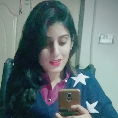 Sayra M. - Freelance Graphic Designer
