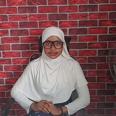 Meenah - Freelance Social Media Manager