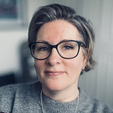 lmevans - Freelance Graphic Designer