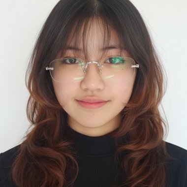 Olivia S. - Freelance Designer