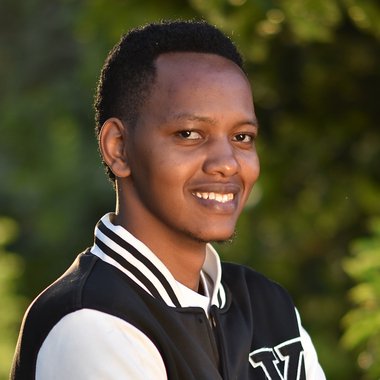 Symmoh.V P. - Freelance Video Editor