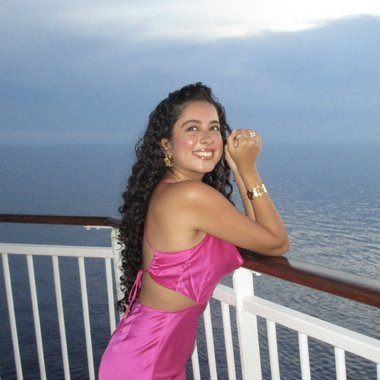 Sara V. - Freelance Digital Marketer