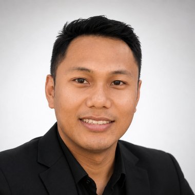 MARK A. - Freelance Graphic Designer