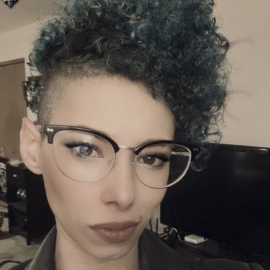 Faith M. - Freelance Community Manager
