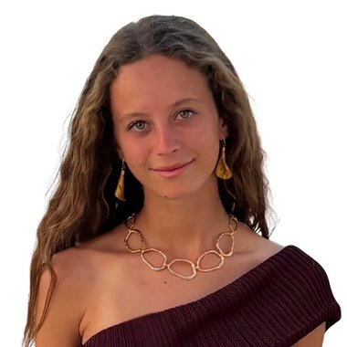 Paula V. - Freelance Marketing Analyst