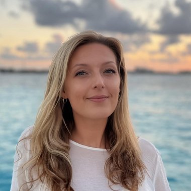 Leslie R. - Freelance Copywriter