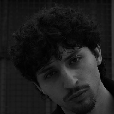 Gennaro D. - Freelance Graphic Designer