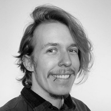 Mars R. - Freelance Designer