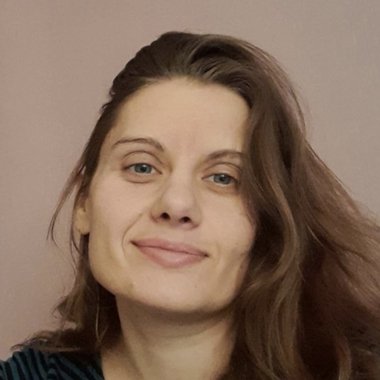 Nina - Freelance Caricature Artist