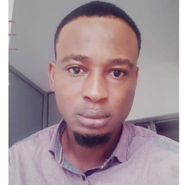 Liliwane Y. - Freelance Brand Designer