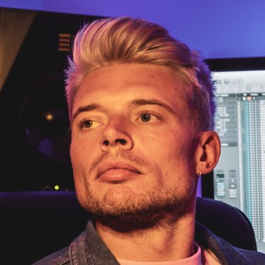 Oliver J. - Freelance Music Editor