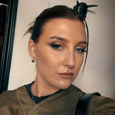 Erin S. - Freelance Graphic Designer