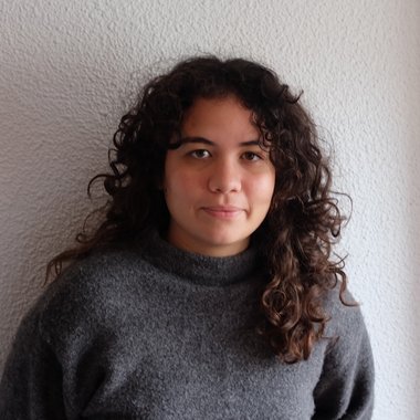 gabi p. - Freelance Graphic Designer