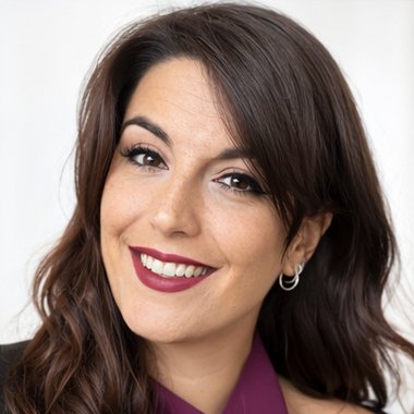Clara C. - Freelance Copywriter