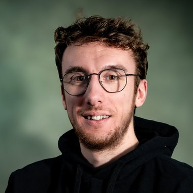 Nicky S. - Freelance Motion Graphic Designer