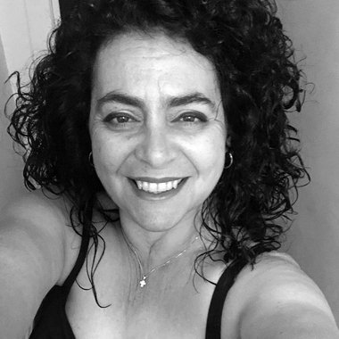 Vivian A. - Freelance Presentation Designer