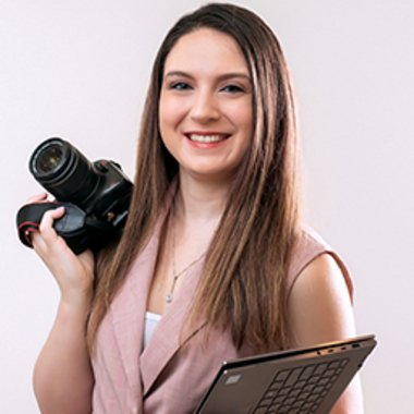 Samantha S. - Freelance Brand Designer