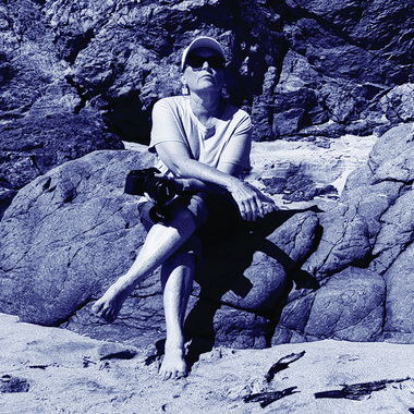 Ronda W. - Freelance Brand Designer