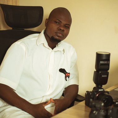 Macc C. - Freelance Graphic Designer