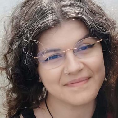 Alma G. - Freelance Logo Designer