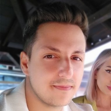 RĂZVAN C. - Freelance Marketing Strategist